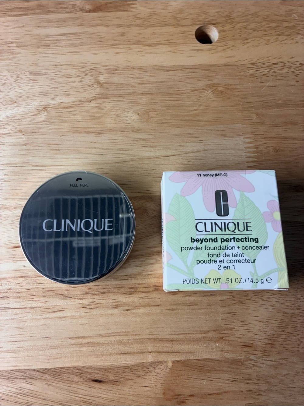 Clinique Beyond Perfecting Powder Lightweight Foundation & Concealer 11 Honey - Picture 1 of 9